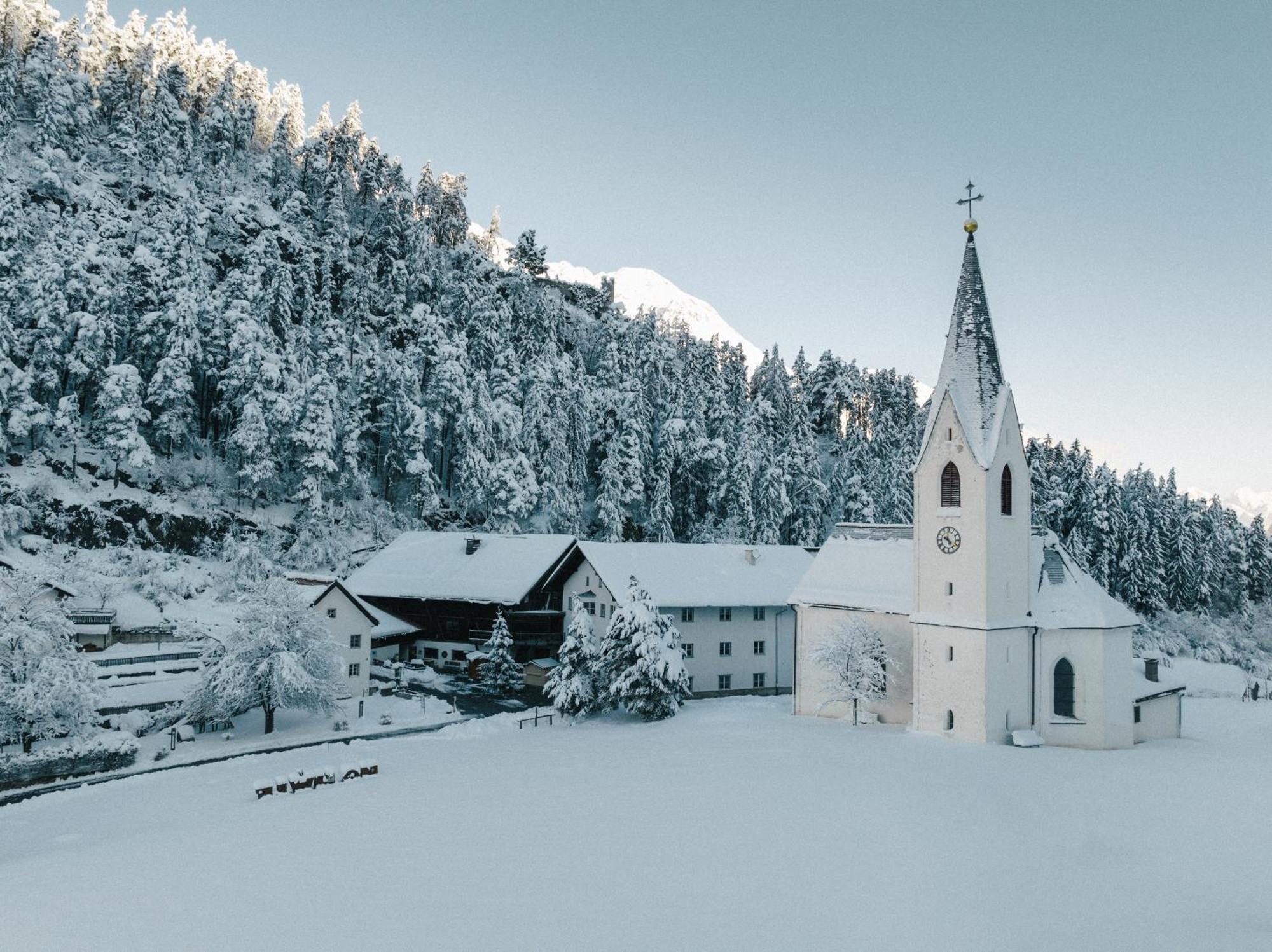 Klostergut Kronburg Zams Bagian luar foto